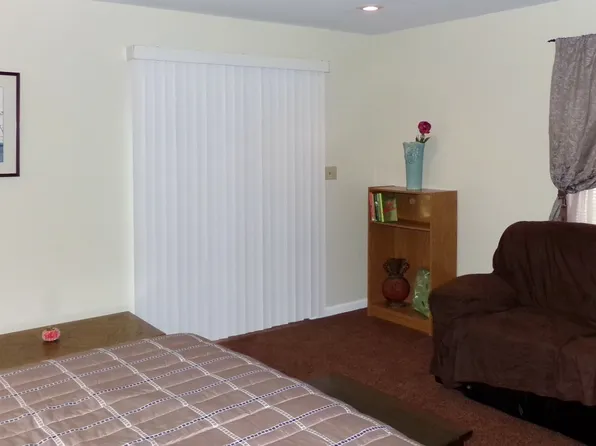 1165 Railroad St, Catasauqua, PA 18032