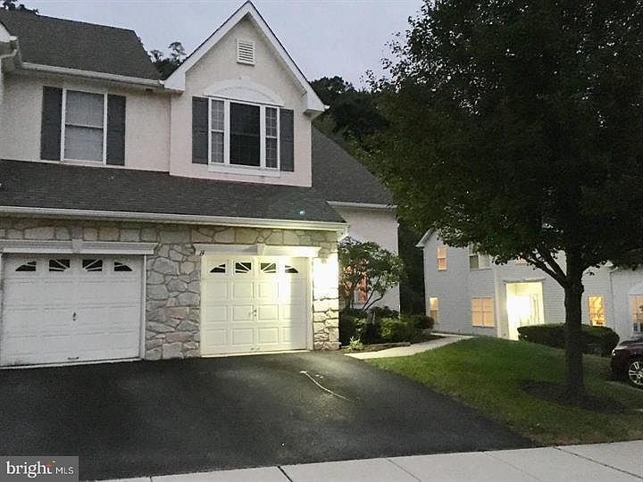 1st image of 14 Kennedy Dr