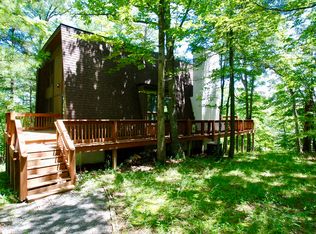 438 Killmon Rd, Basye, VA 22810