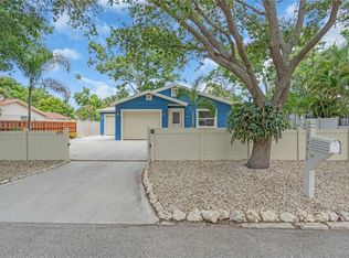 1775 8th St, Sarasota, FL 34236