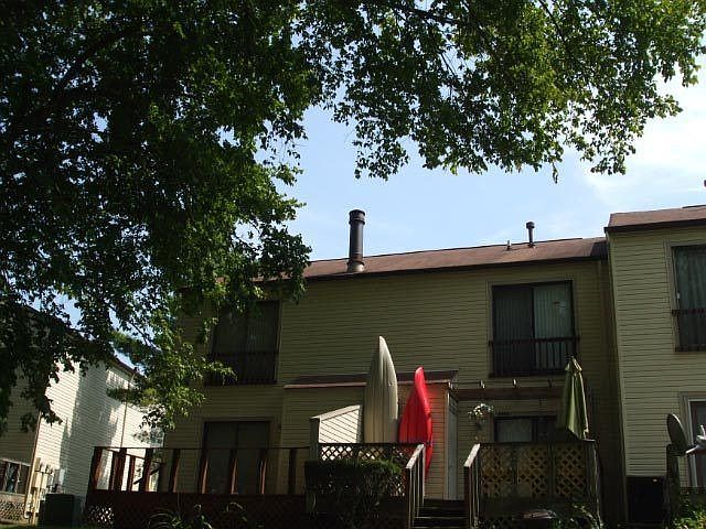 Rear view of condos.