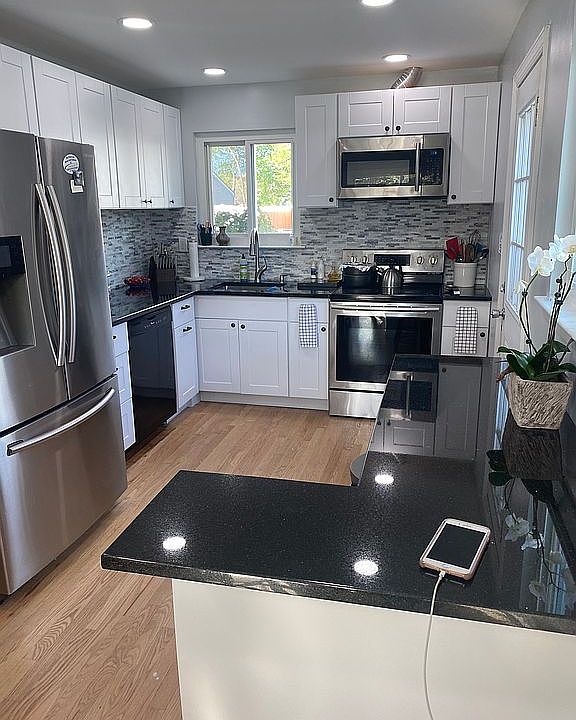 2nd image of 54 Dahlia Dr W