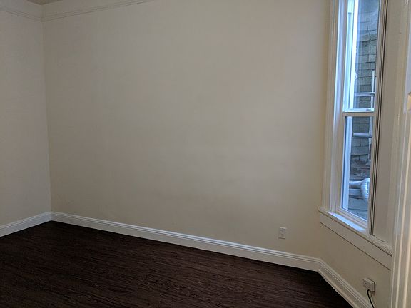 5th image of 344 Clement St