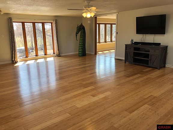 4th image of 57105 Deerhaven Dr