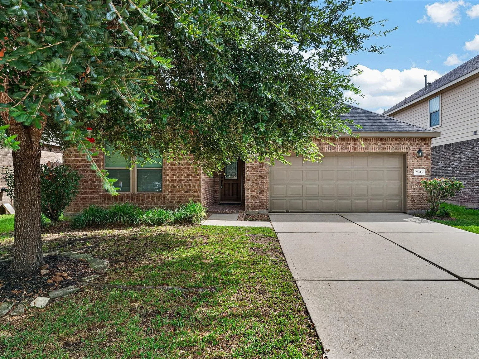 4 bed, 3.0 bath, 2166 sqft, $2,150 — Photo 3