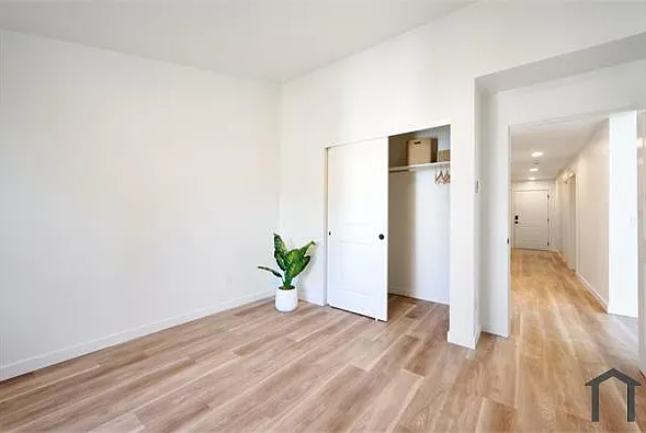 208 SE 148th Ave — Photo 7