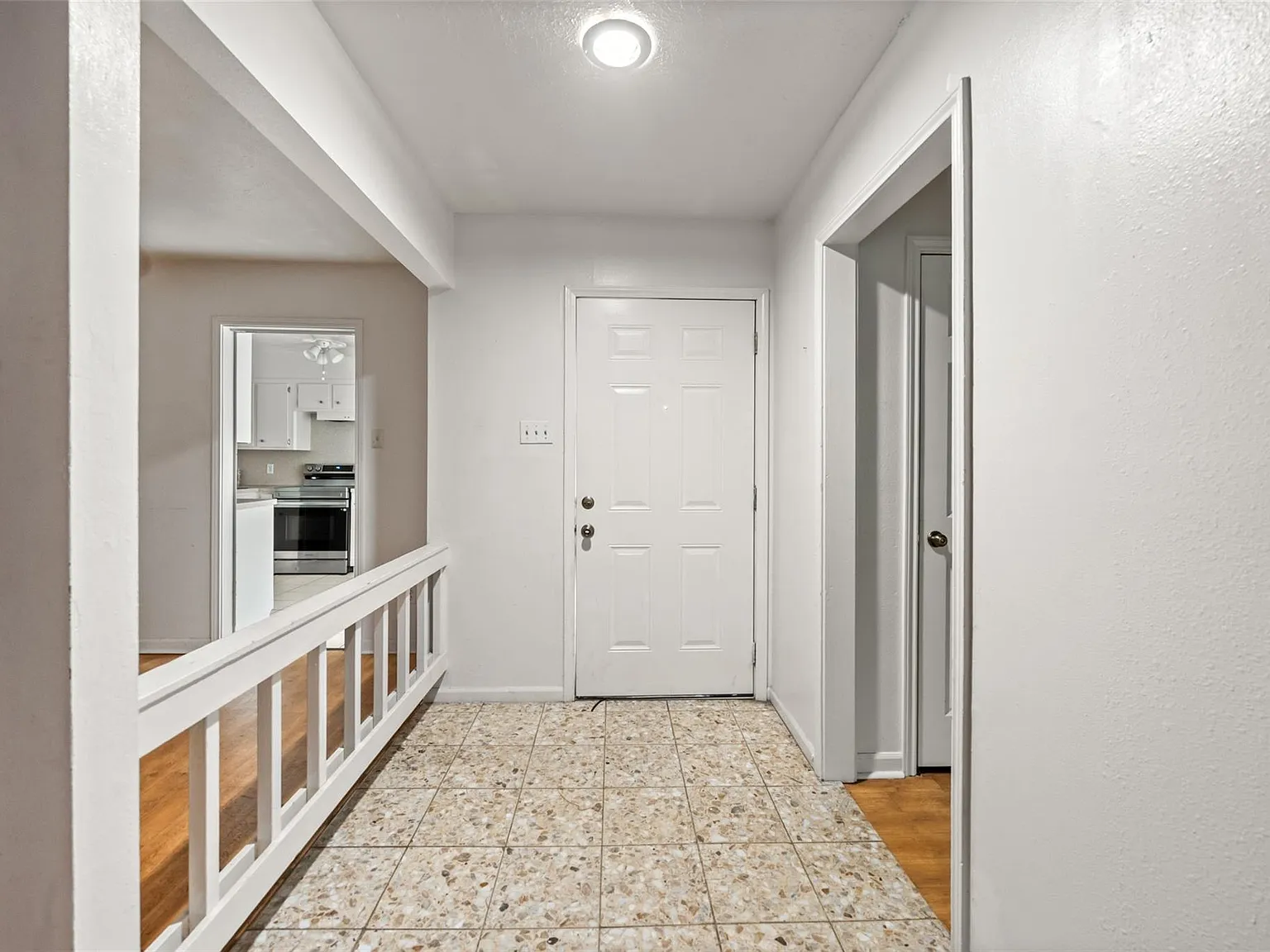 2 bed, 2.0 bath, 1296 sqft, $1,500 — Photo 3