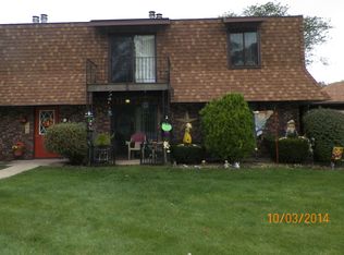 1103 Elizabeth Ct APT 4, Crest Hill, IL 60403