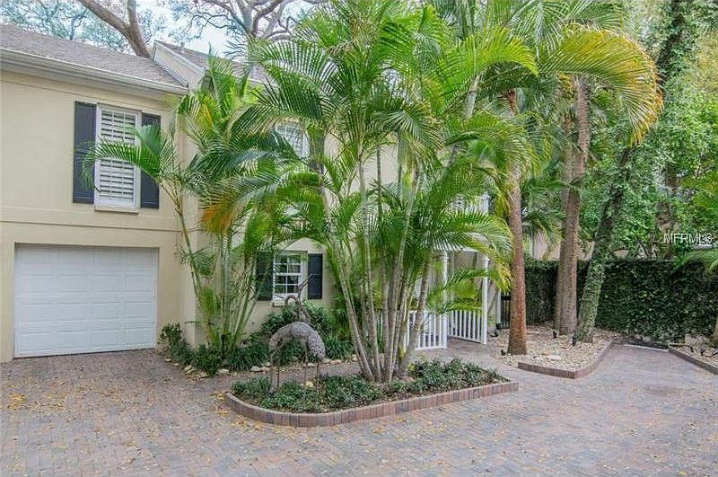 1st image of 3522 Village Way