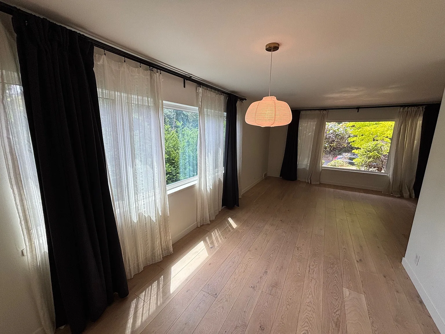 3 bed, 2360 sqft, $4,000 — Photo 4
