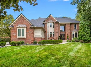3959 Woodglen Ct, Shelby Township, MI 48316