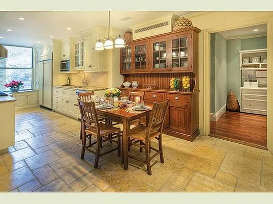 Sold by Stribling | media 4