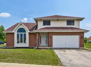 4401 Imperial Dr, Richton Park, IL 60471
