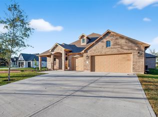 350 Lakeland Cir, Rosharon, TX 77583