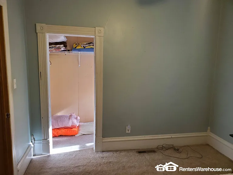 105 W Franklin St — Photo 12