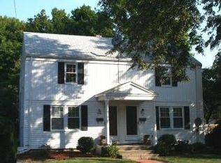 32 Hamilton Rd, Wakefield, MA 01880
