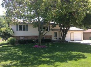 6890 Todd Ave, Jenison, MI 49428