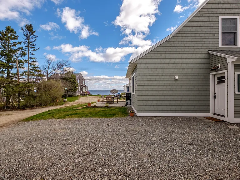 2 Tucker Ln — Photo 6