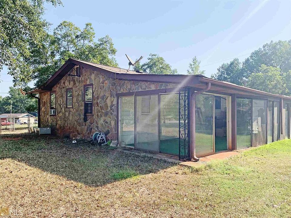 2nd image of 850 Swint Rd