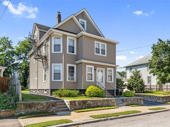 82 Chestnut Ave, Cranston, RI 02910