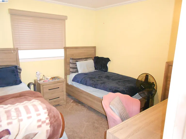 1257 Henderson Ln — Photo 10