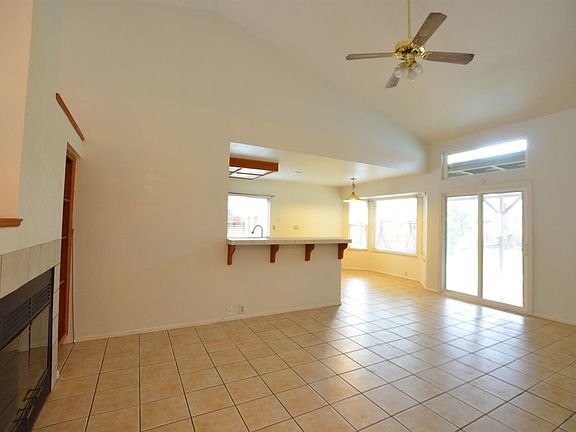 4th image of 5330 Laguna Park Dr