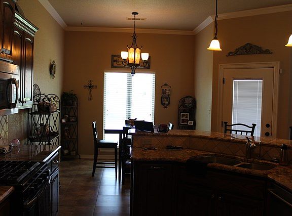 5th image of 1231 Bellaire Dr