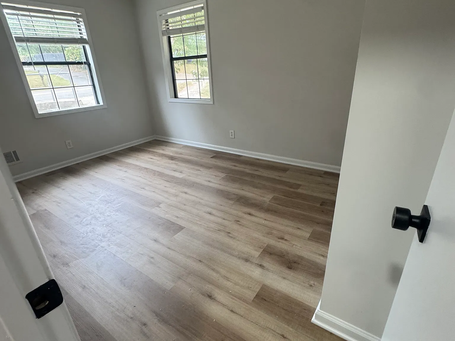 3 bed, 2195 sqft, $2,500 — Photo 4