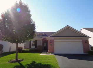 2784 Beacon Point Cir, Elgin, IL 60124