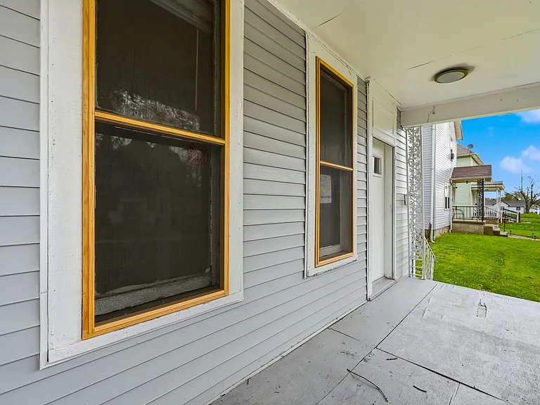 451 E Pontiac St — Photo 24