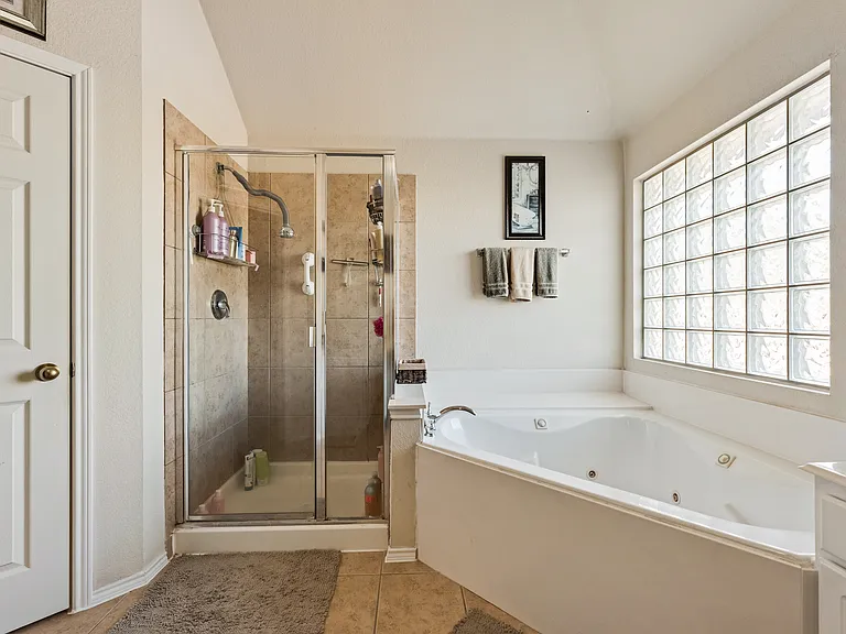 7578 Seawood Dr — Photo 28