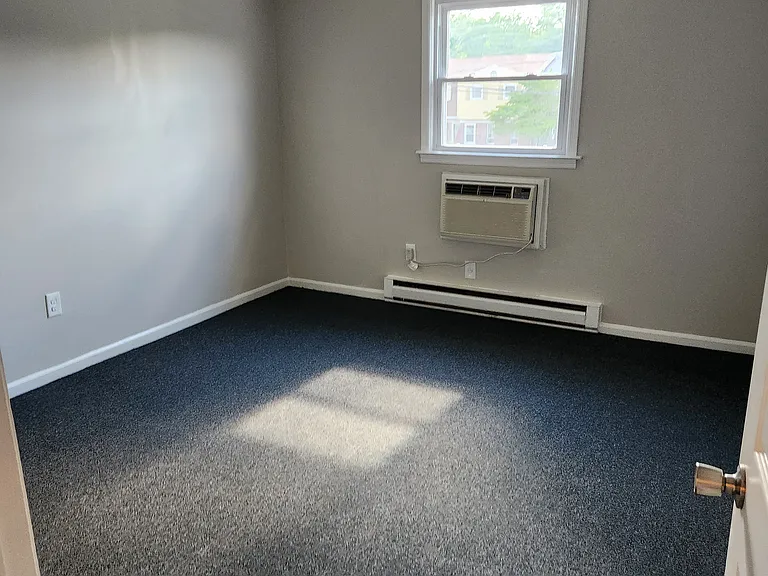 211 Front St #7 — Photo 9