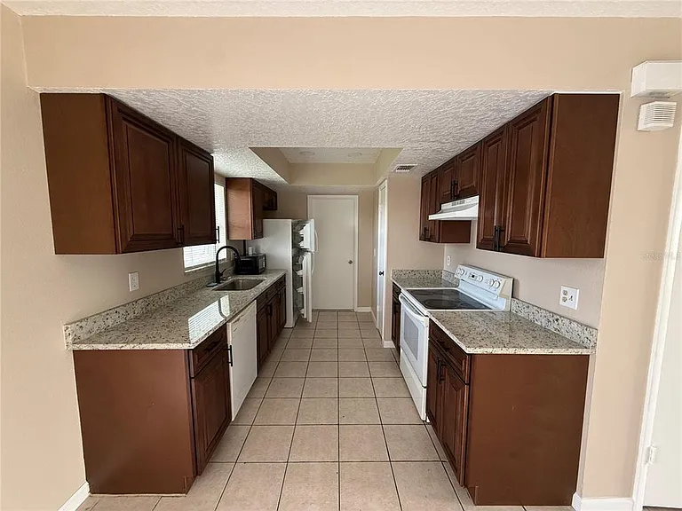 133 Alderwood Dr — Photo 8