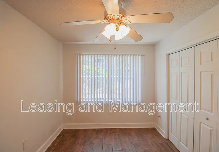 516 Arlington Dr #A4 — Photo 6