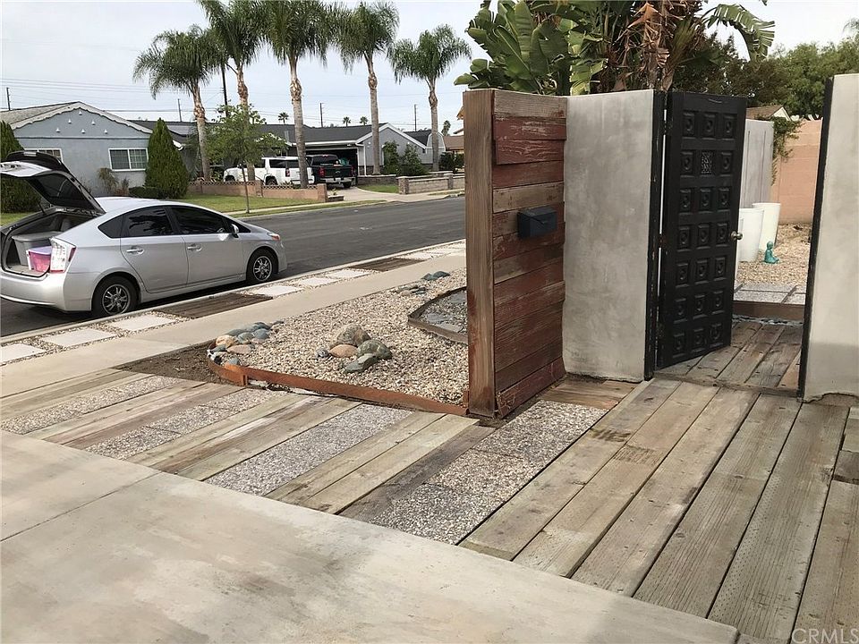 1st image of 10312 Lorinda Ave
