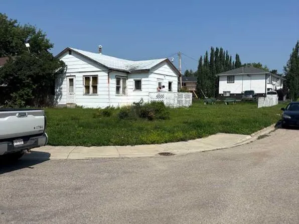 9302 S 105th Ave, Grande Prairie, AB T8V 1G4