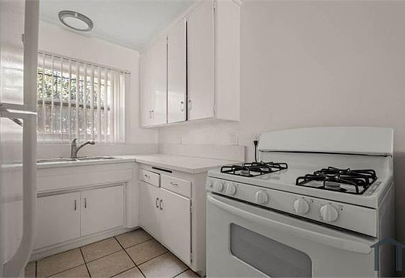 3rd image of 4142 Palmwood Dr APT 03