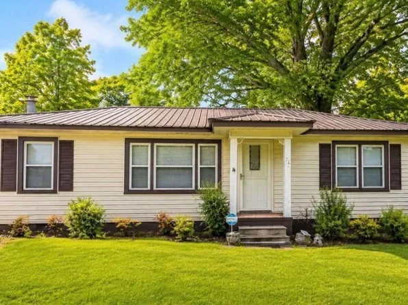 737 College St, Bowdon, GA 30108