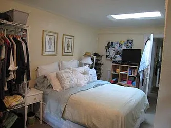 Rented by R New York