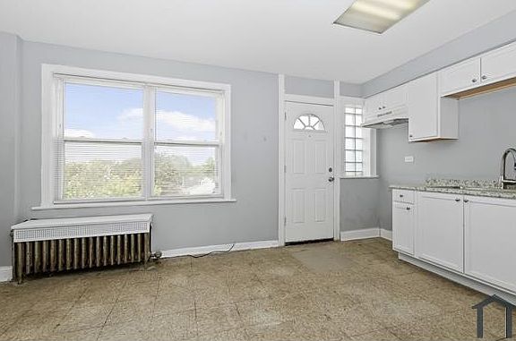 4th image of 102 Memorial Dr APT 12