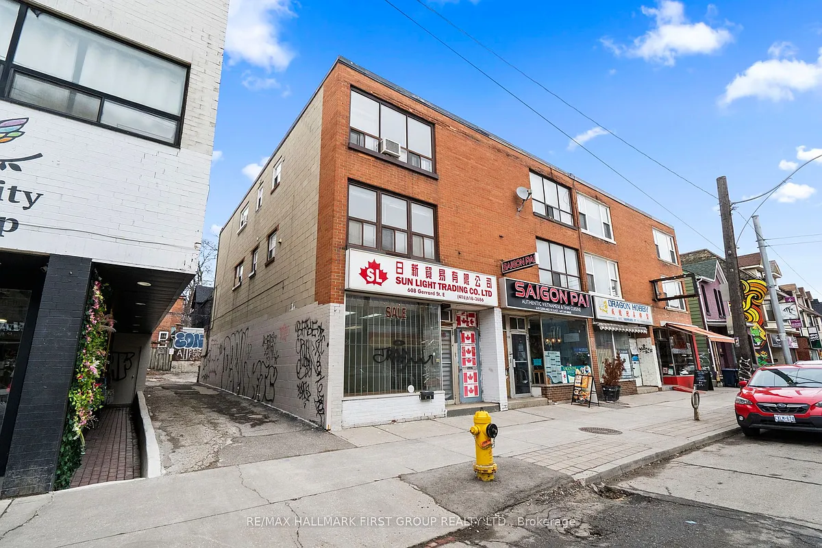 Building Photo - 608 Gerrard St E #2