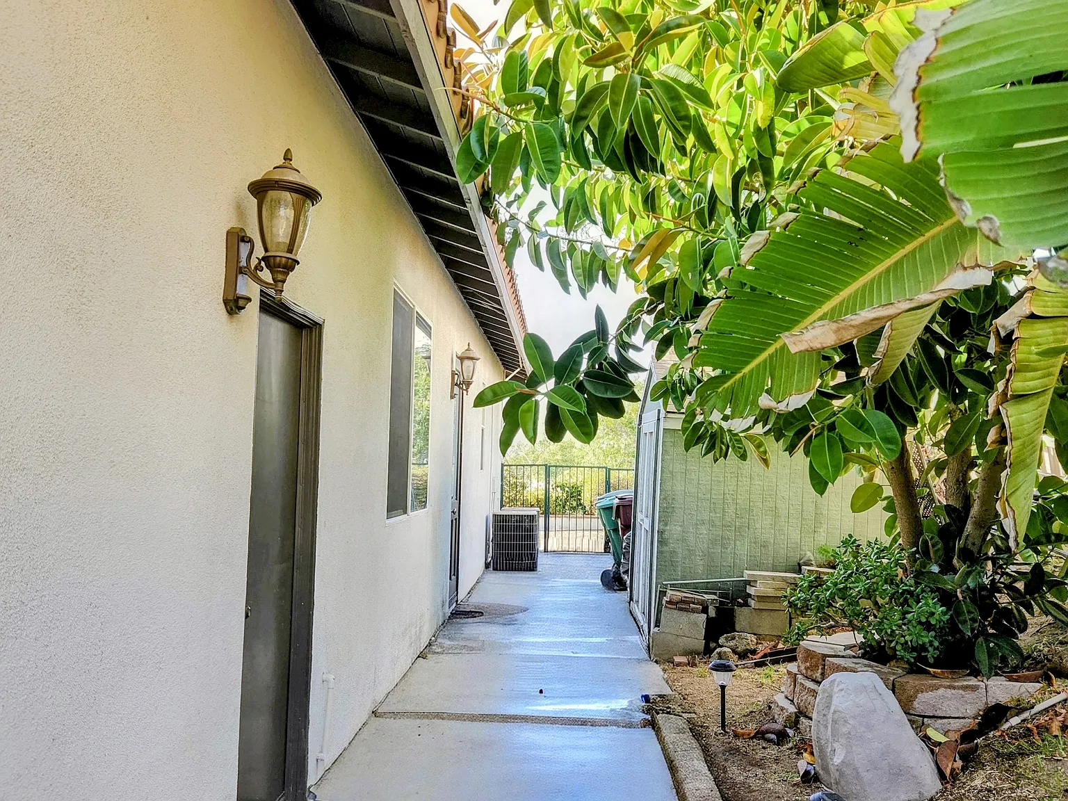 4 bed, 3438 sqft, $1,300 — Photo 4