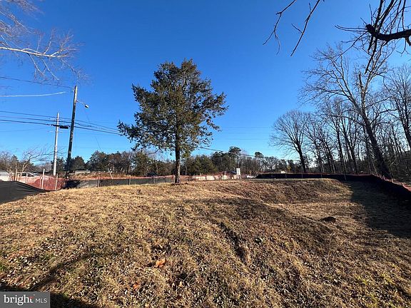 3rd image of 7106 Centreville Rd