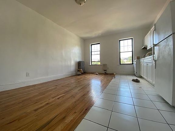 3rd image of 28 N Columbus Ave