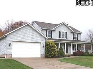 3175 Bear Hollow Rd, Uniontown, OH 44685