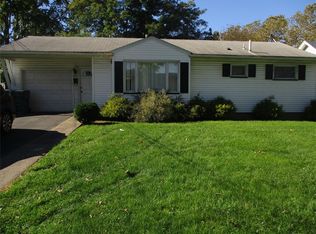 233 Northlane Dr, Rochester, NY 14621