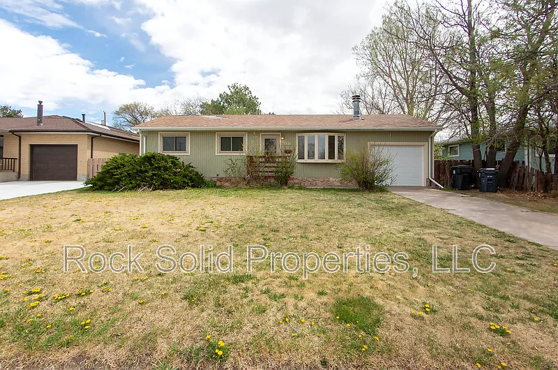 3 bed, 1.0 bath, 1850 sqft, $1,850 — Photo 2