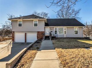 9240 Antioch Rd, Overland Park, KS 66212