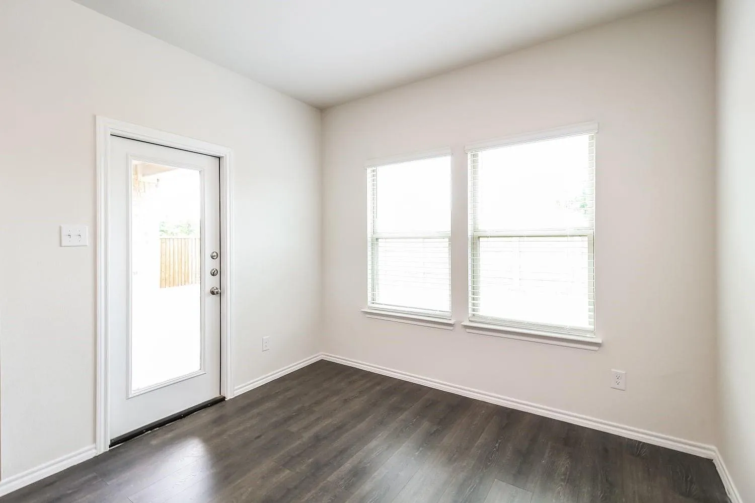 4 bed, 3.0 bath, 2414 sqft, $2,249 — Photo 2