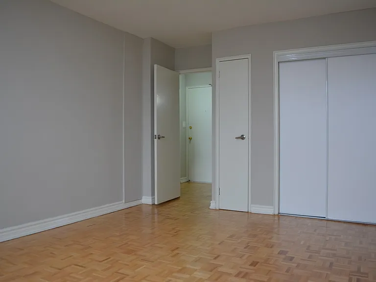 6000 Yonge St — Photo 15